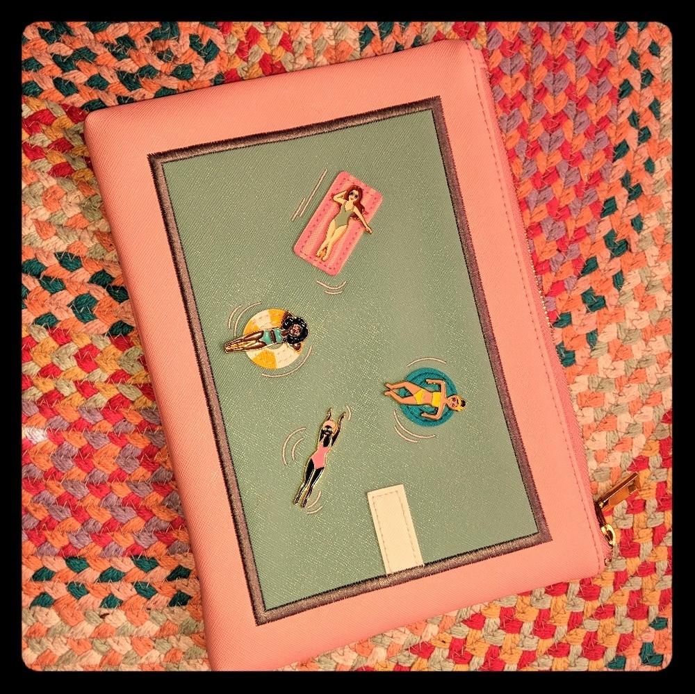 Studio Diy Floating Pool Gals Clutch